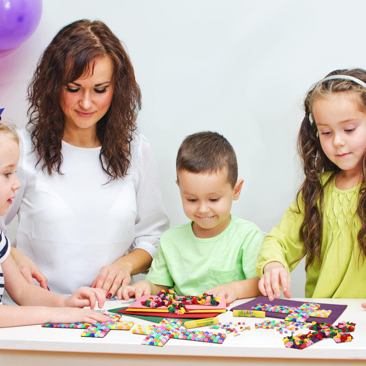 Blueweenly 30 Sets Cross Crafts for Kids DIY Christian Bible Crafts Sunday School Vbs Supplies Religious Wooden Cross Sticky Boards with Tissue Paper Beads Gift for Church Activities